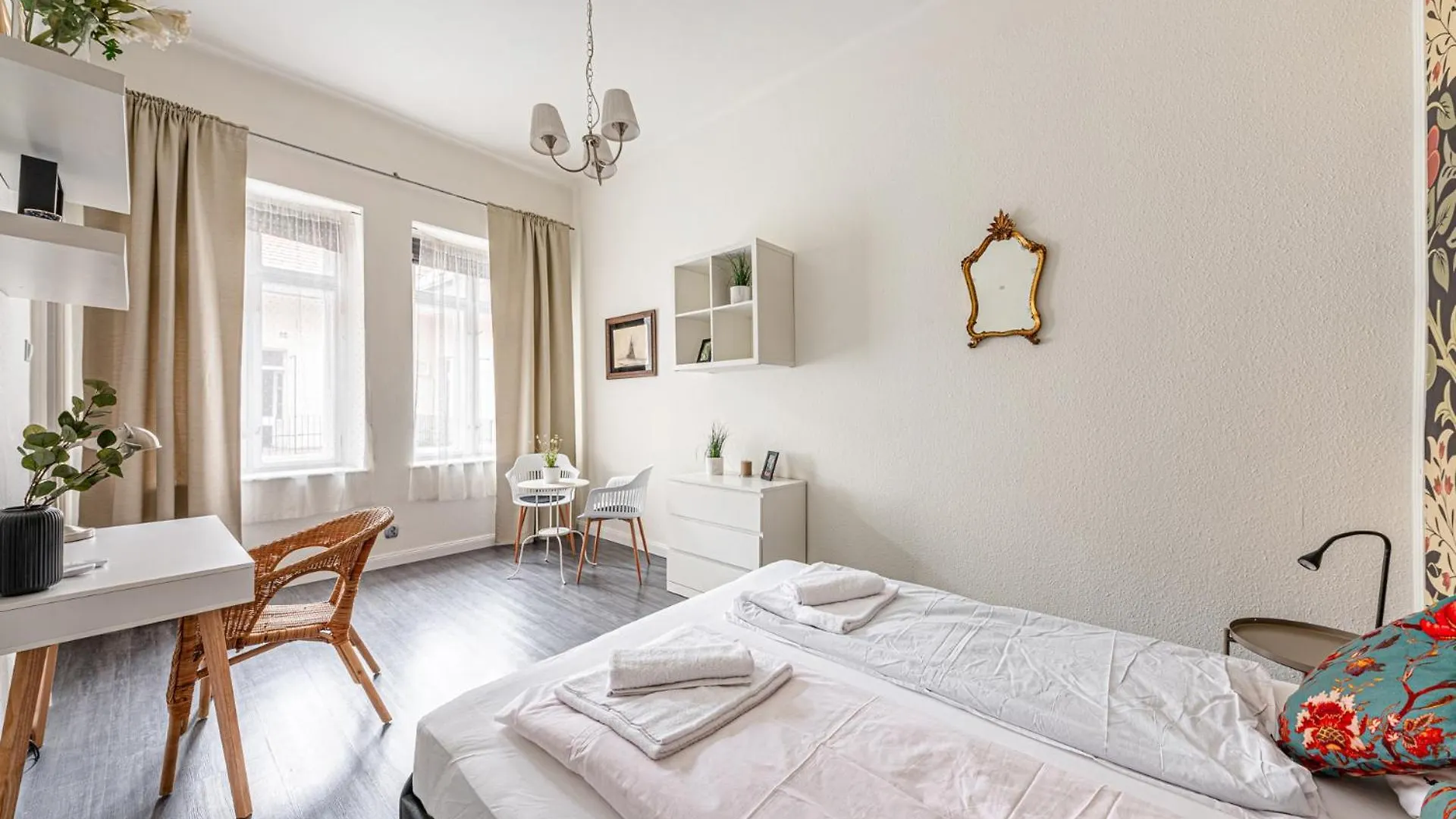 Chain Bridge Apartment Top Central Location New Budapest Hungary
