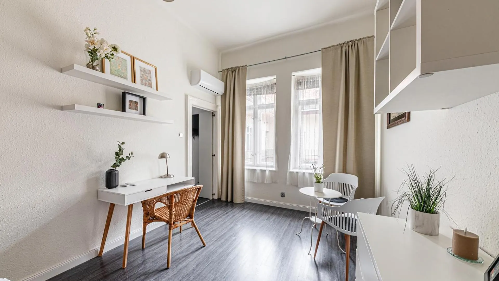 Chain Bridge Apartment Top Central Location New Budapest Hungary