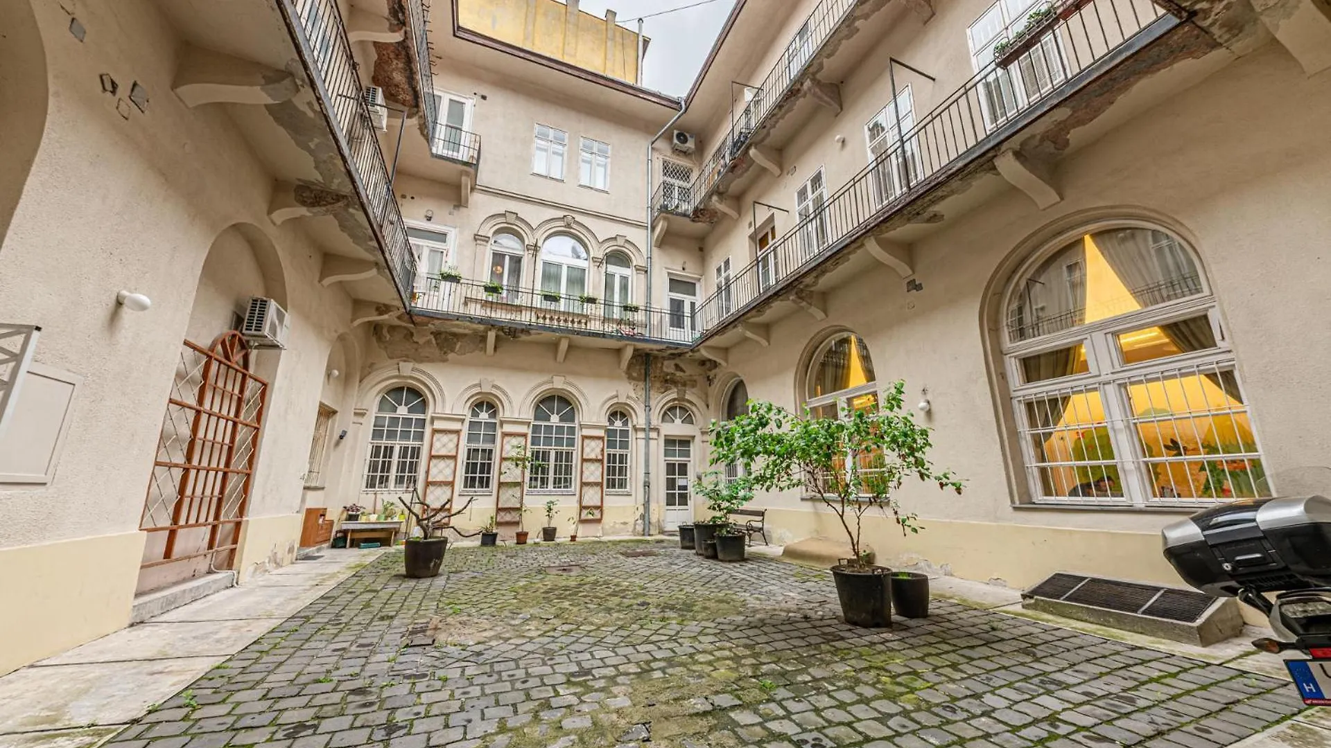 Chain Bridge Apartment Top Central Location New Budapest